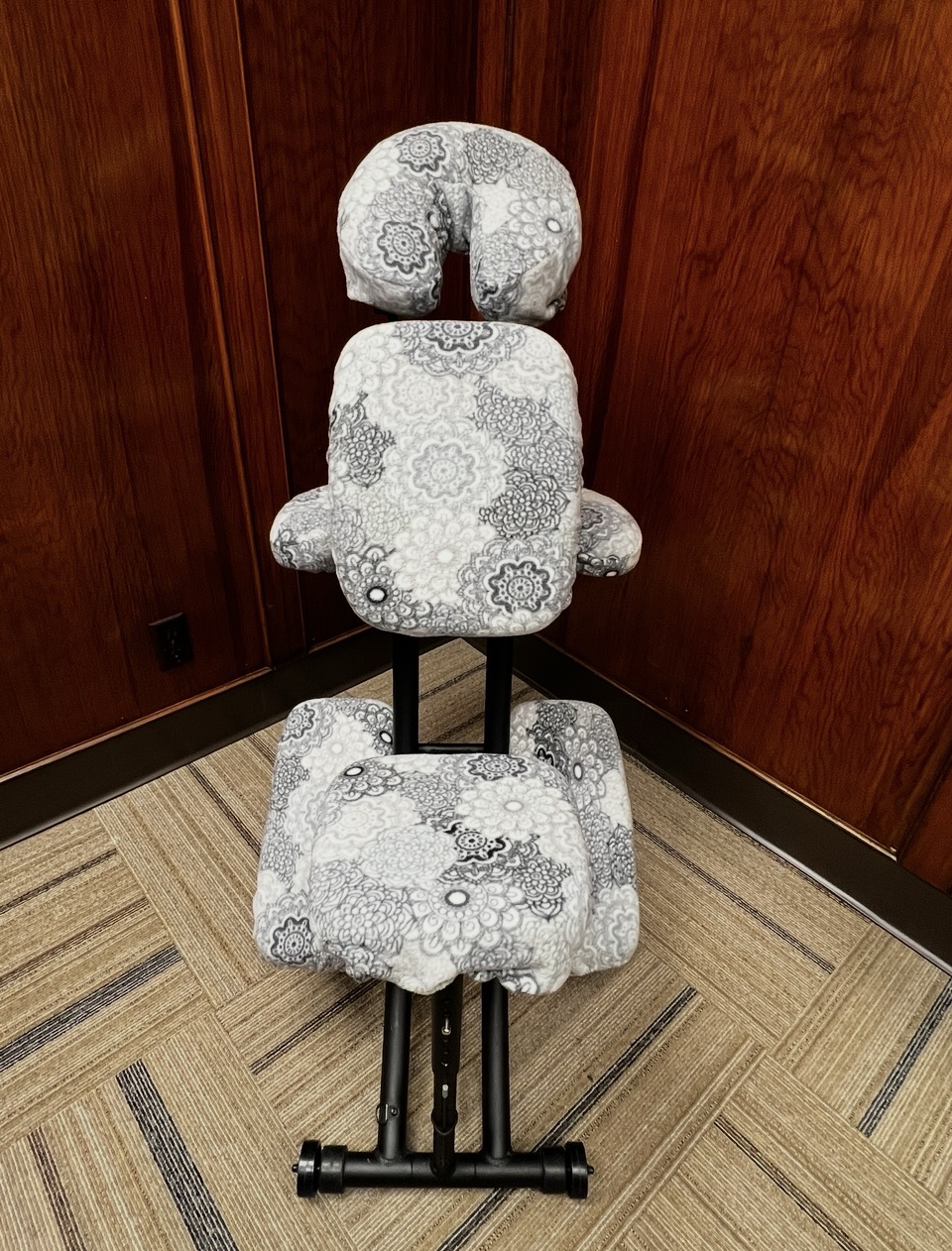massage chair slipcovers on an Oakworks Portal Pro 3 in black, grey and white mandalas